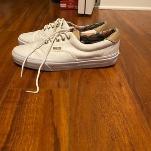 Vans Eras - white 11.5 - like new